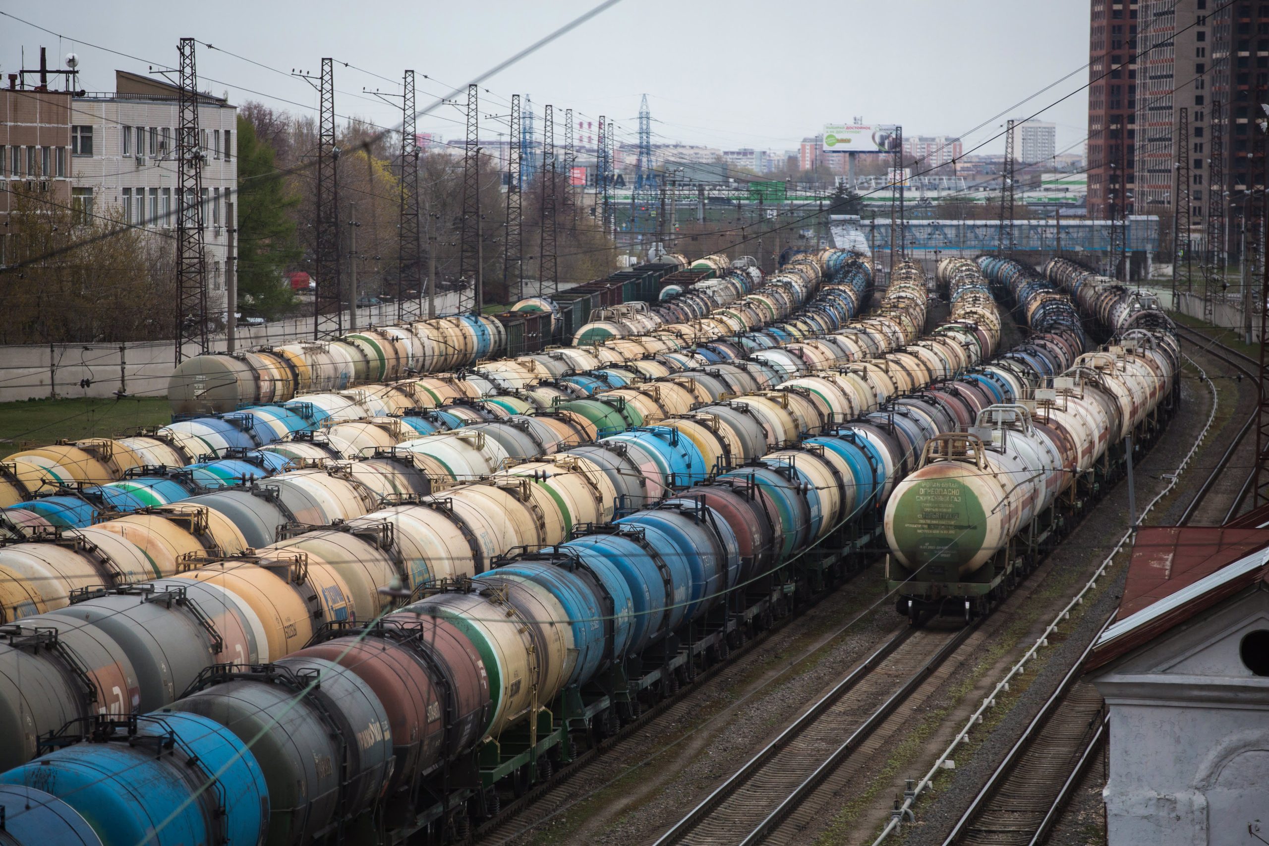 Вагоны с нефтью. Фото: Bloomberg / Getty